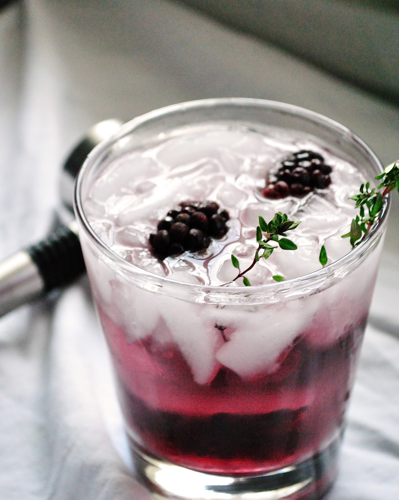 blackberry gin fizz