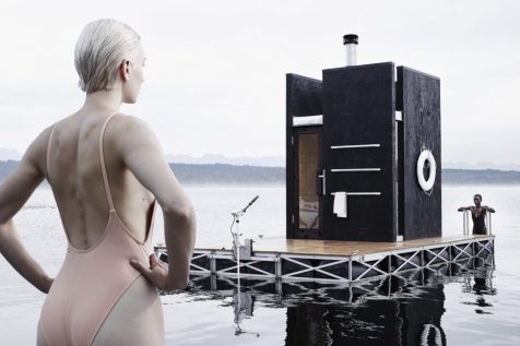Una sauna flotante navega en silencio por los lagos de Seattle
