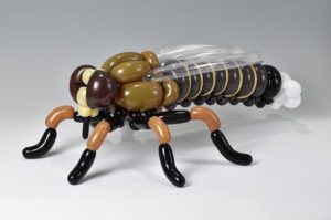 insectro creado con globos por Masayoshi Matsumoto