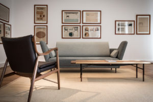 sofa 57 diseñado por finn juhl