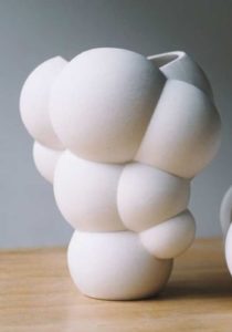 skum vase diseñado por agencia Mosss