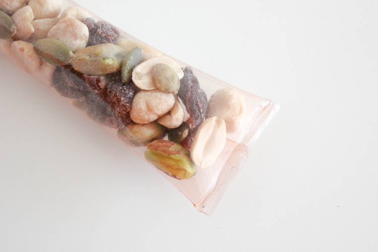 detalle del envoltorio biodegradable para alimentos creado por margarita talep